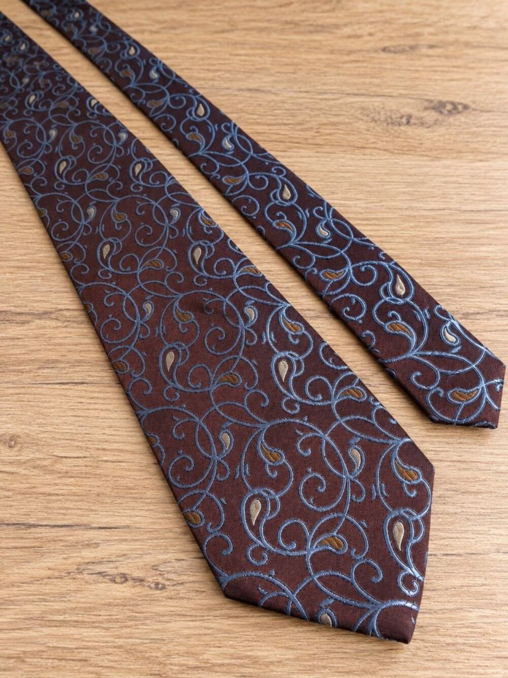 Alfani Mens Brown Paisley Designer Necktie Handmade Multicolor Formal 60 x 3.25